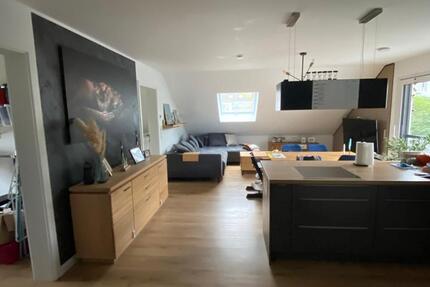 Neuwertige 4-Zimmer Wohnung mit Balkon in Bad Lippspringe zimmer