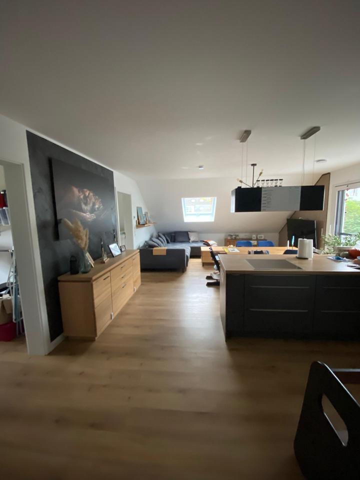 Neuwertige 4-Zimmer Wohnung mit Balkon in Bad Lippspringe zimmer
