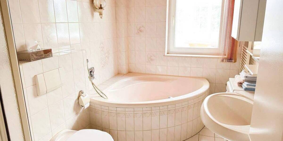 Etagenwohnung Kassel Wolfsanger/Hasenhecke - 3 Zimmer, 148 m&sup2;, 225.000&euro; | Angebot:26908868