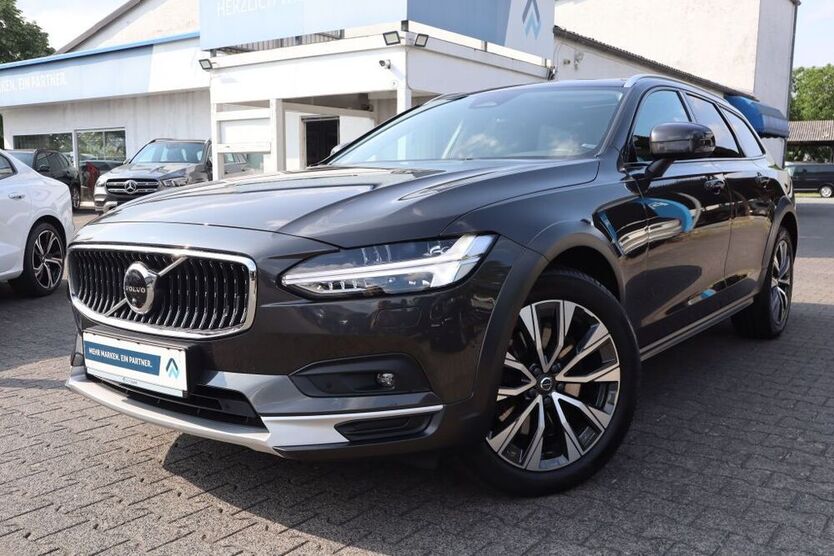 V90 Cross Country