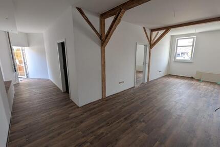 Wohnung Bad Salzungen - 2 Zimmer, 80 m&sup2;, 800&euro; | Angebot:26547929