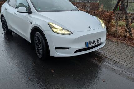 Tesla Model Y 64.000 km 31.400 &euro; Hattert 57644