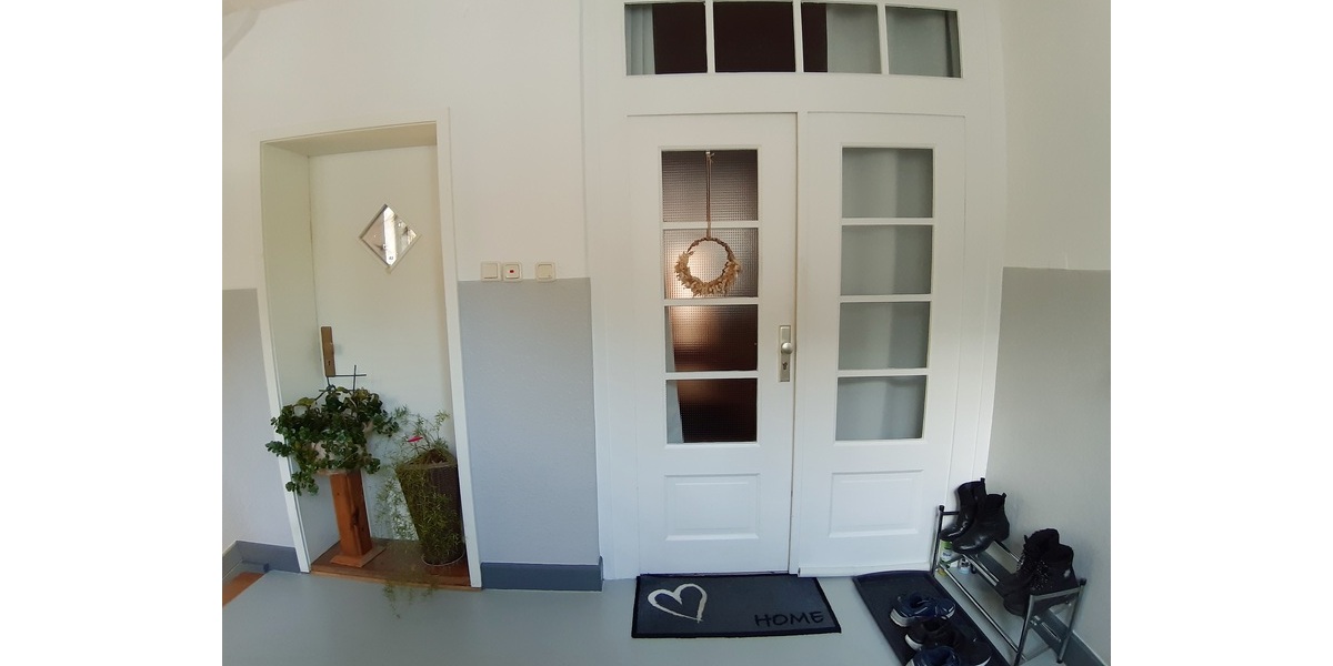 Exklusive Eigentumswohnung mit Gartenanteil und Loggien 5 zimmer