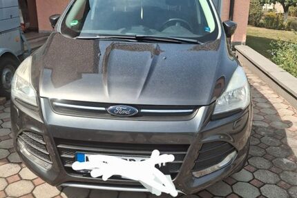 Ford Kuga 61.300 km 9.800 &euro; Windischeschenbach 92670