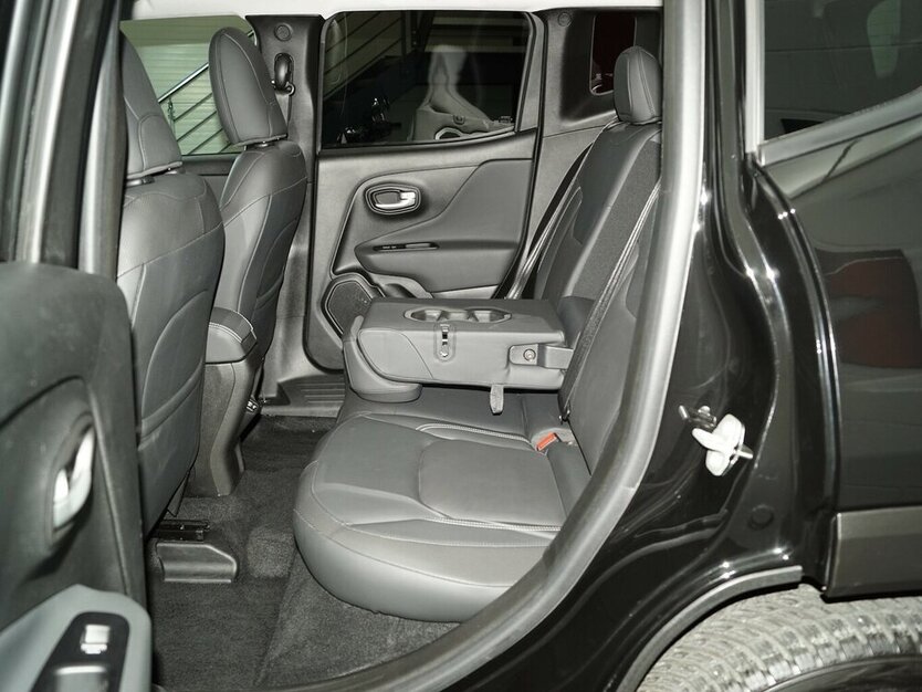 Renegade °IIIII° S-Edition 1.5L MHEV 48V DCT LED