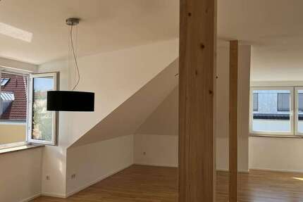 Wohnung Ingolstadt Mitte - 2.5 Zimmer, 93 m&sup2;, 1.290&euro; | Angebot:27031413
