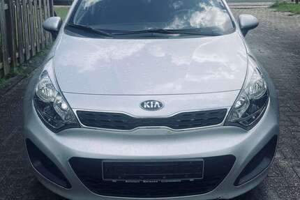 Kia Rio 85.384 km 3.999 &euro; Friedeburg 26446
