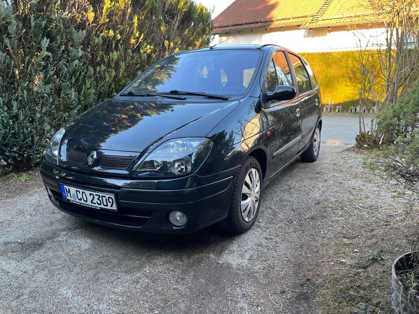 Renault Scenic 185.000 km 2.200 € München 81241