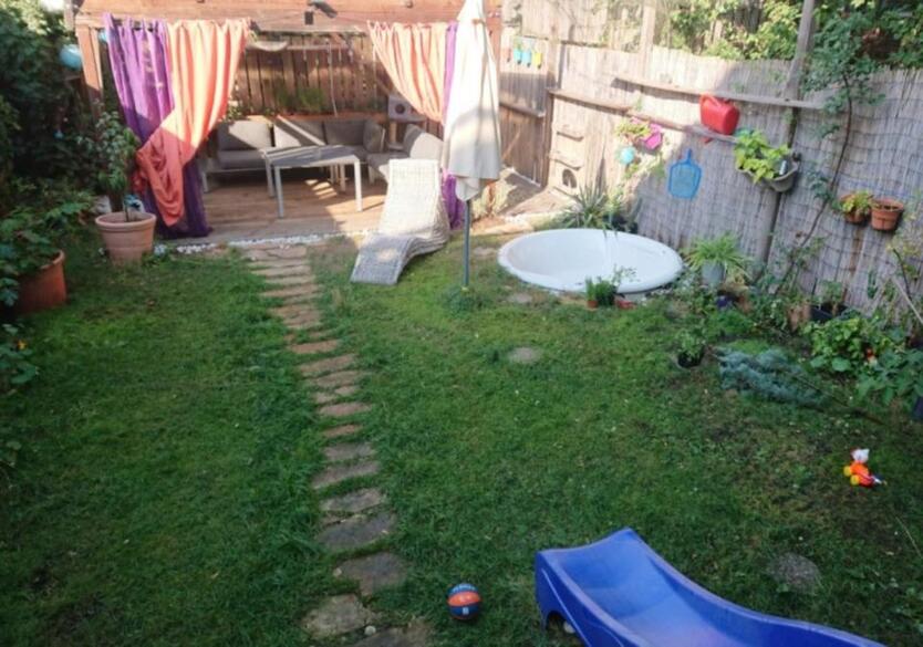 Charmante 2,5-Zimmer-Wohnung mit traumhaftem Garten in guter Lage