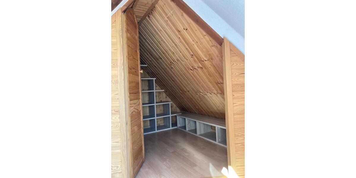 Dachgeschoßwohnung Elsteraue - 2 Zimmer, 60 m&sup2;, 360&euro; | Angebot:26690494