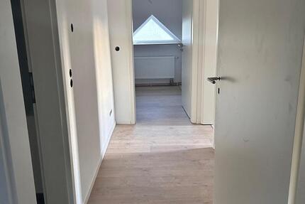 Kernsanierte 2 ZKB Dachgeschoßwohnung in Braubach