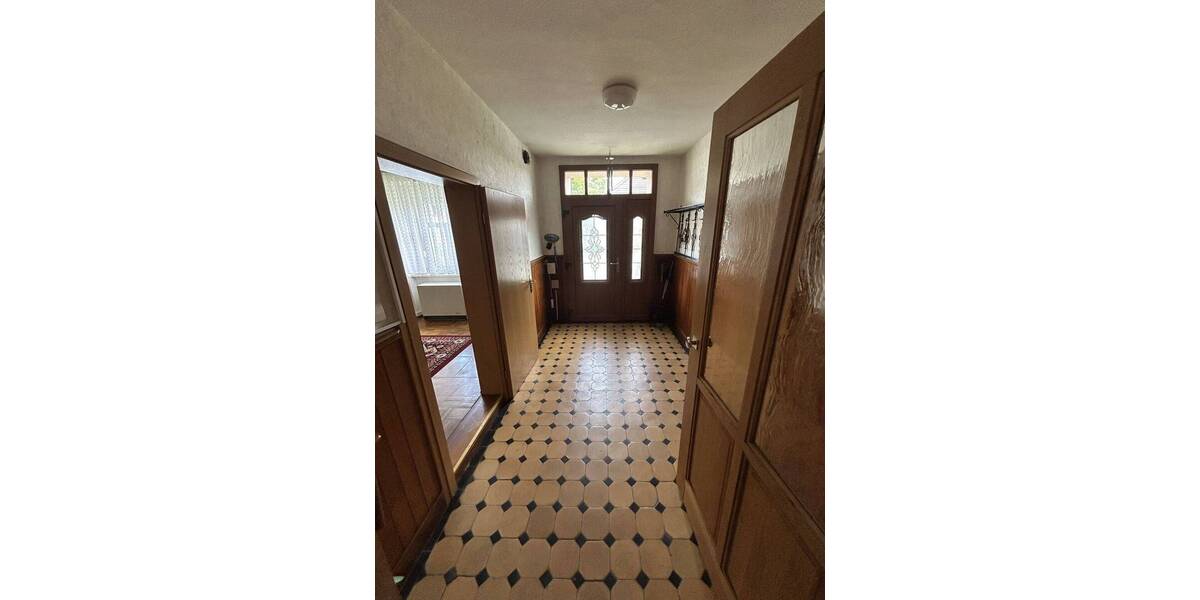 Einfamilienhaus Guthmannshausen Guthmannshausen - 8 Zimmer, 213 m&sup2;, 140.000&euro; | Angebot:25745772