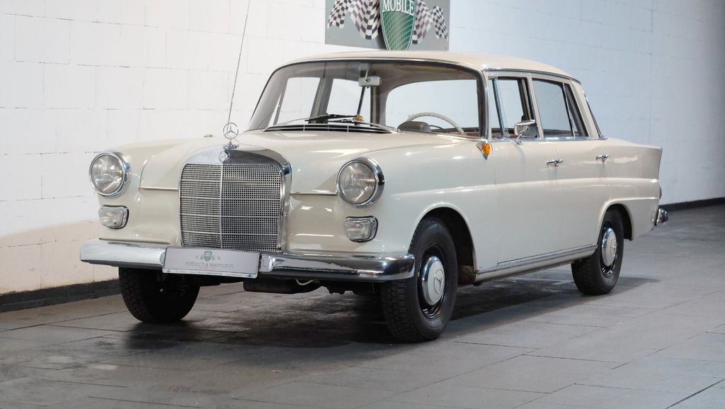Mercedes-Benz 190 111.292 km 17.900 &euro; Schenefeld bei Hamburg 22869