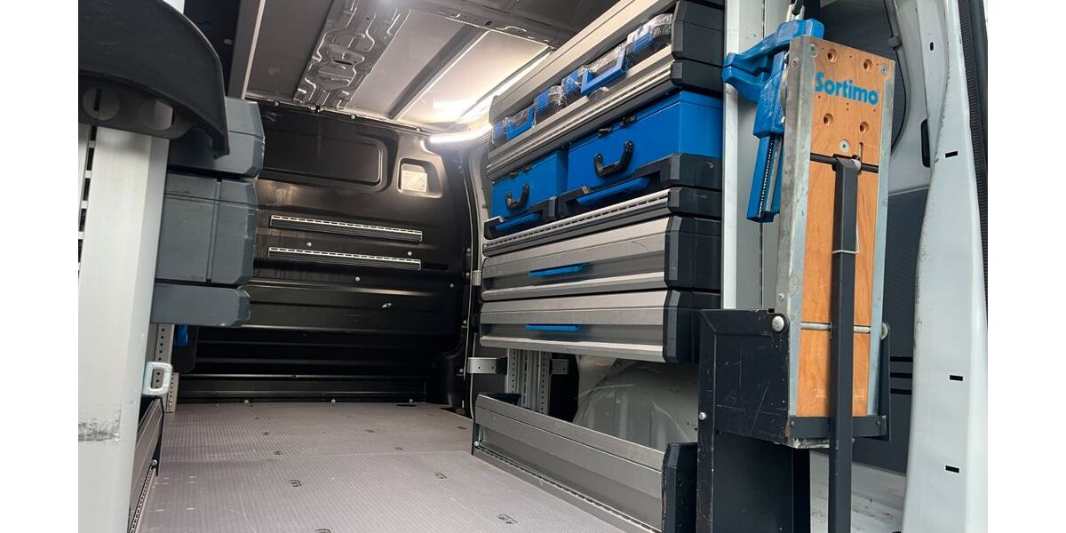 Opel Vivaro 134.914 km 16.490 &euro; München 81825