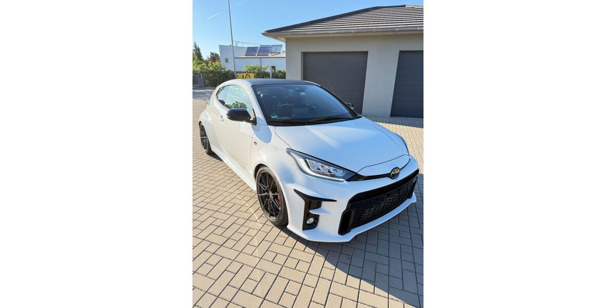 Toyota Yaris 12.600 km 37.199 &euro; Abenberg 91183