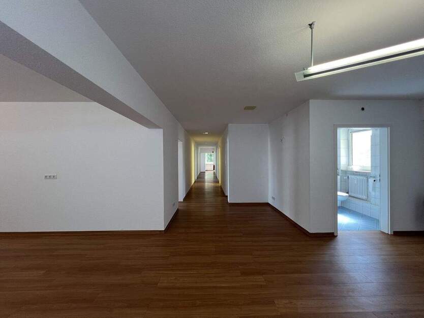 Neue Praxisräume gesucht?...freie 202 m² große Praxis in Ärztehaus in ER-Büchenbach 9 zimmer