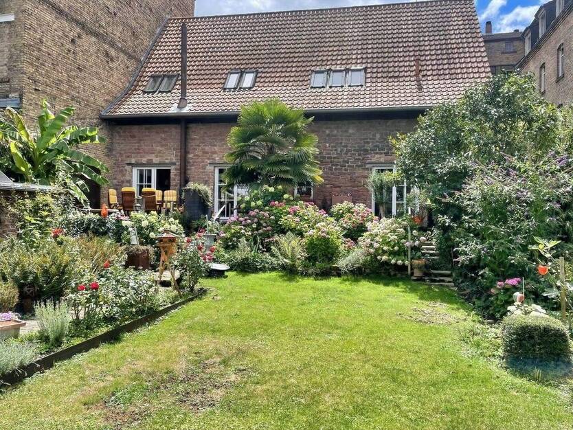 Einzigartiges EFH mit parkähnlichem Garten in HD-Neuenheim