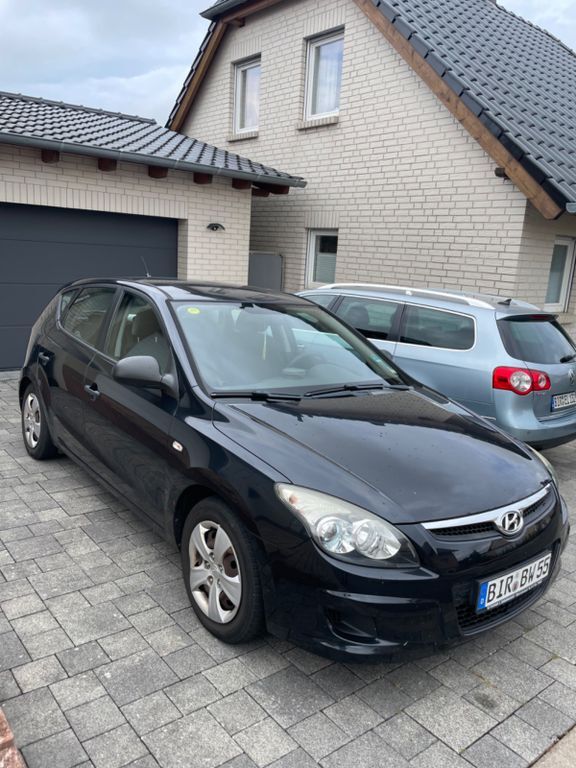 i30