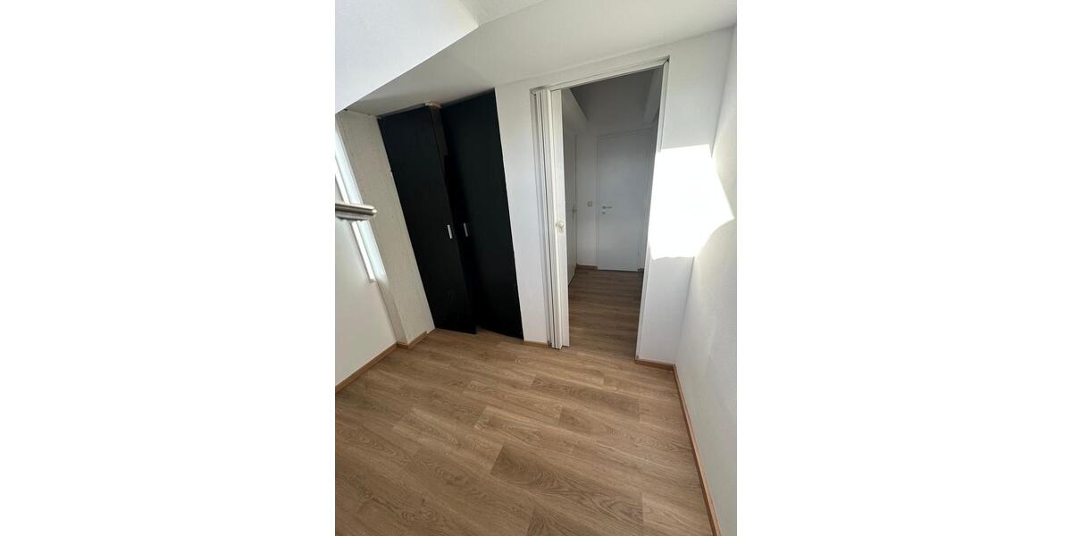 Dachgeschoßwohnung Augsburg Hochzoll - 1.5 Zimmer, 35 m&sup2;, 590&euro; | Angebot:24370148