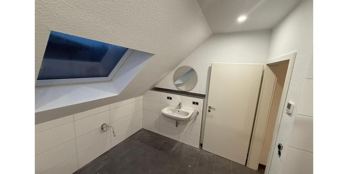 DHH rechts in Bahnhofsnähe Augustfehn Erstbezug 5 zimmer