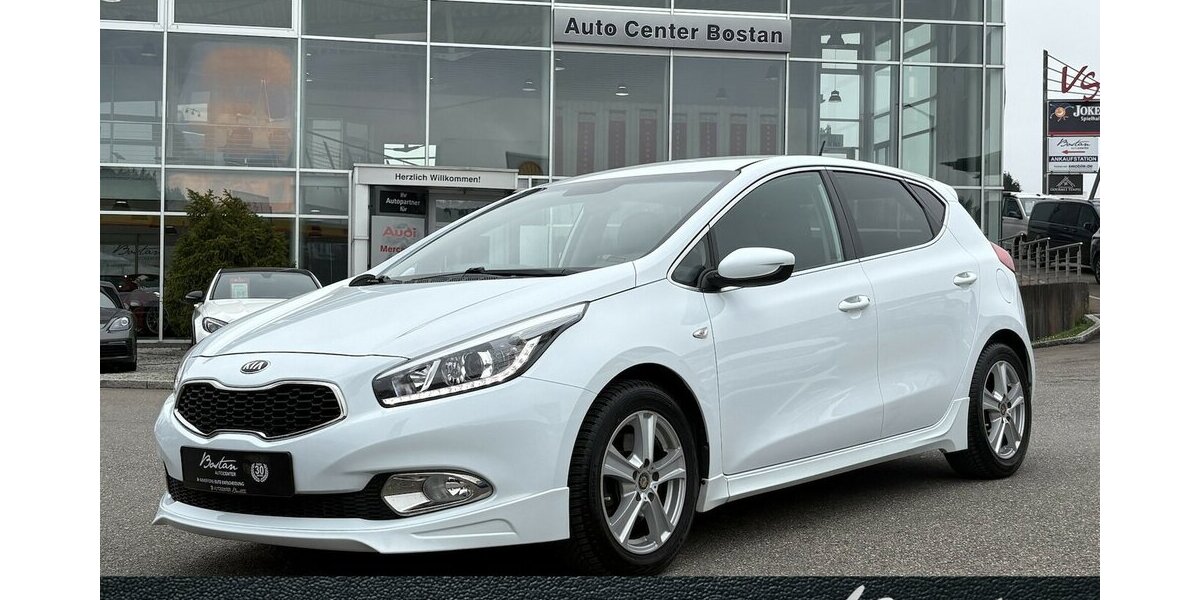 Kia Ceed 1.4 TSI Dream Team KAMERA/NAVI/SHZ/LENKHZ 64.779 km 8.900 &euro; Villingen-Schwenningen 78054