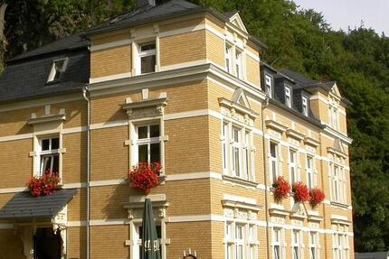 Gut sanierte Altbauwohnung mit Garage 3 zimmer