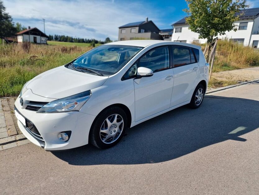 Toyota Verso 100.348 km 11.900 € Schweitenkirchen 85301