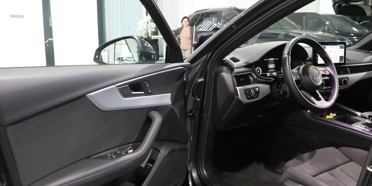 Audi A4 Avant 40 TFSI ADVANCED / LED / PANORAMA 55.000 km 28.994 &euro; Hamm 59077