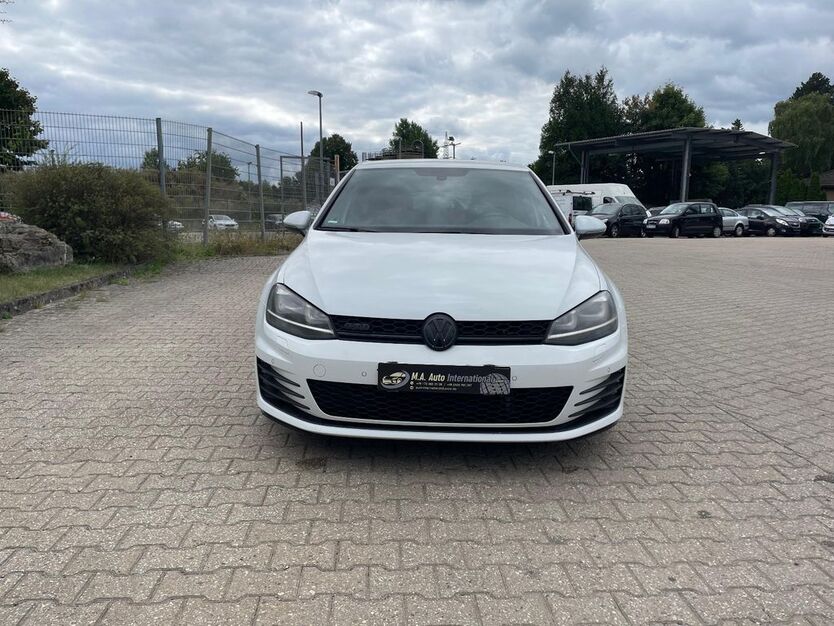 VW Golf 270.000 km 9.990 € Eschweiler 52249