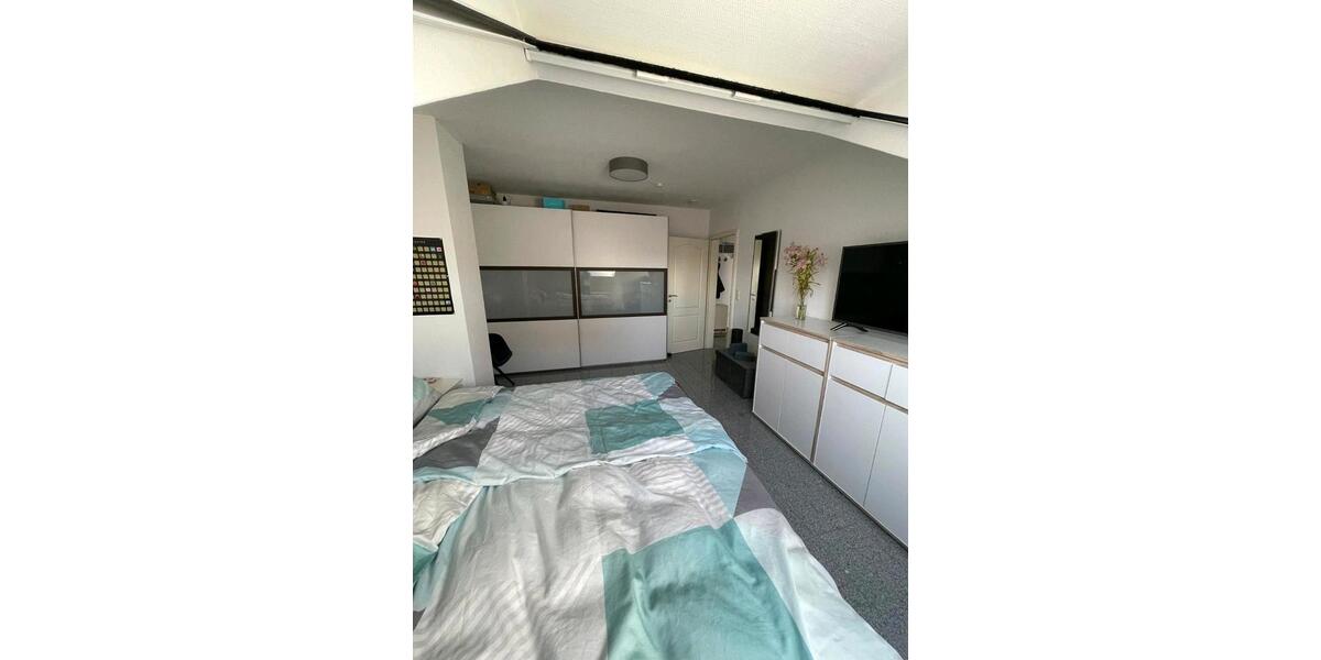 Dachgeschoßwohnung Neuss - 3 Zimmer, 65 m&sup2;, 630&euro; | Angebot:24802453