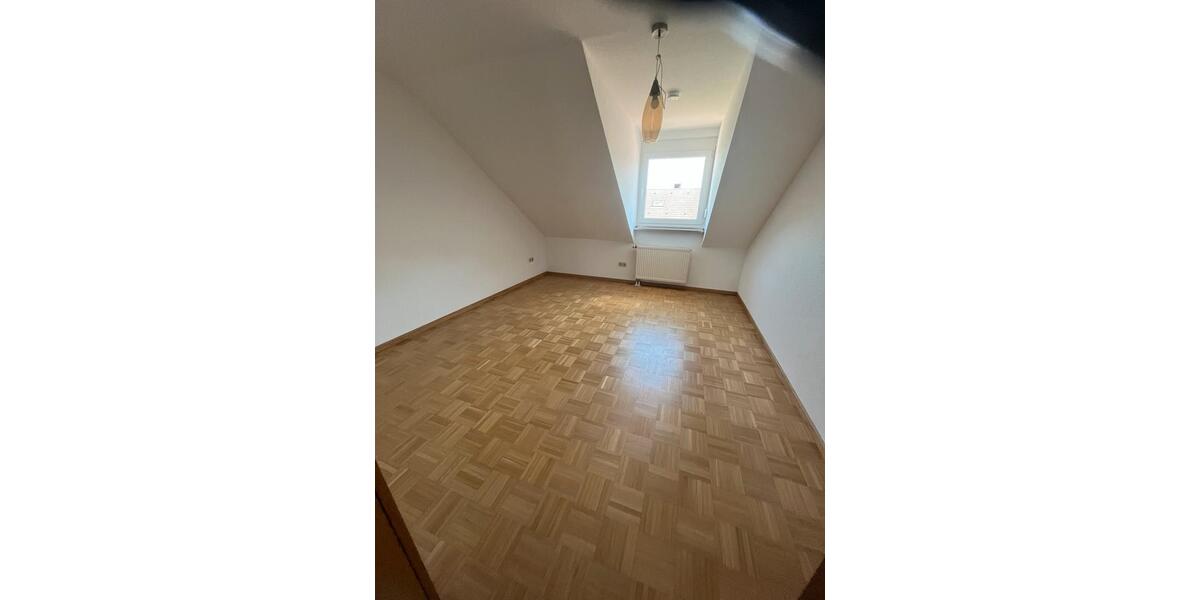 Dreizimmerwohnung, Dachgeschoss 3 zimmer