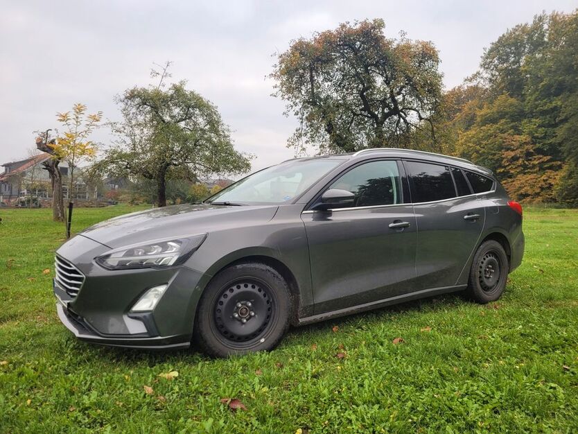 Ford Focus 77.000 km 14.500 € Steinau an der Straße 36396