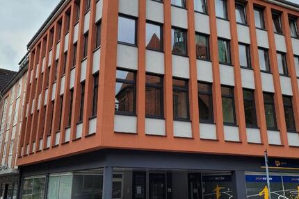 Attraktive 4-Zimmer Stadtwohnung - vis-á-vis der Nikolaikirche 4 zimmer