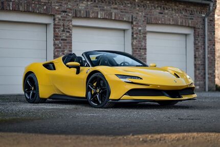 Ferrari SF90 1.562 km 469.000 &euro; Neuss 41464