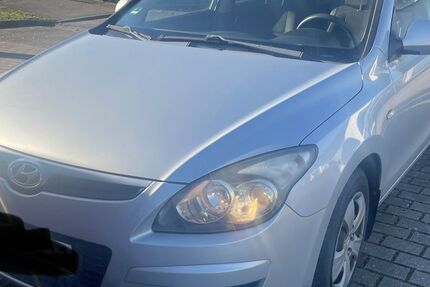 Hyundai i30 152.000 km 2.649 &euro; Flein 74223