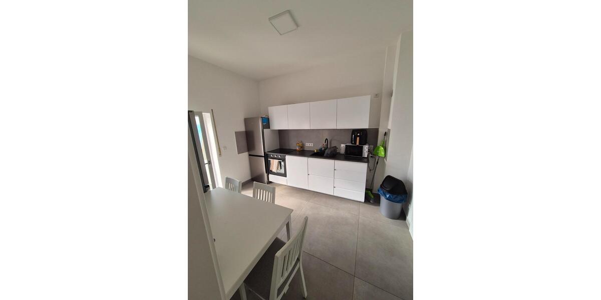 Einfamilienhaus Friedberg (Hessen) - 7 Zimmer, 200 m&sup2;, 4.000&euro; | Angebot:25402163