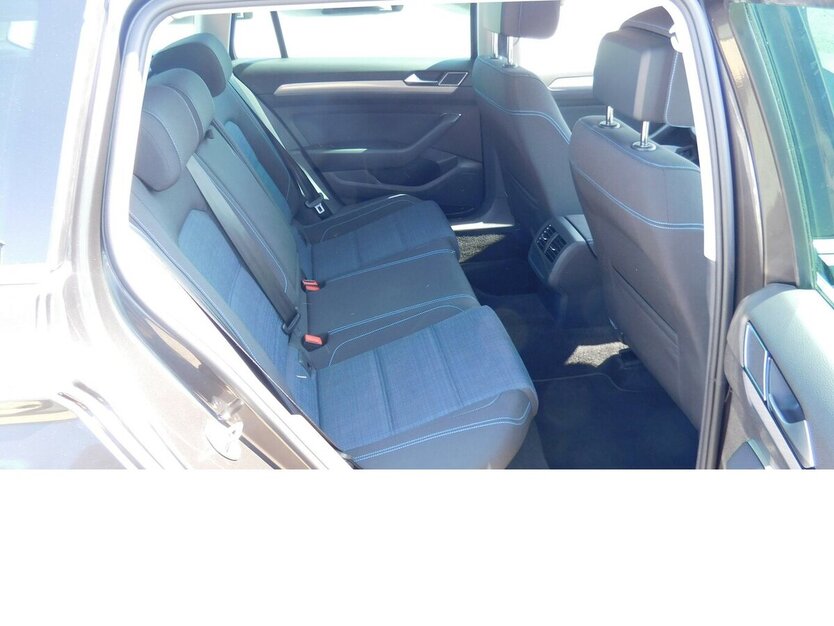 VW Passat Variant 1.4 GTE Benzin/Hybri TSI DSG Navi 35.600 km 23.990 € Vordorf 38533