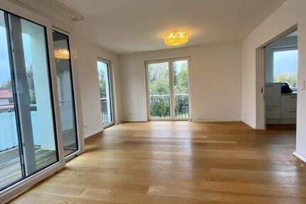 ***Dein neues Zuhause am Saseler Markt: Schicke Wohnung im 1. OG mit Parkett, Fbhzg, EBK, 2 TGs, Aufzug, Vollbad mit Fenster, G´WC...*** 3 zimmer