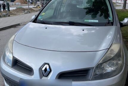 Renault Clio 193.000 km 2.399 € München 80637