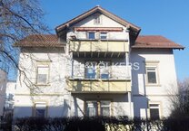 Traditionelles MFH mit drei Wohnungen, Keller, Garten und Parkflächen in guter Lage . vermietet