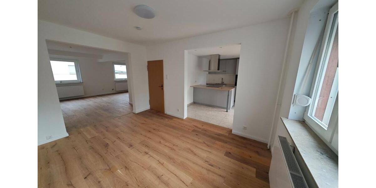 Gepflegte 4-Zimmer Doppelhaushälfte mit Garage in Hannover-Leinha 4 zimmer