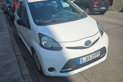 Toyota Aygo (X) 111.000 km 3.900 &euro; Stuttgart 70329