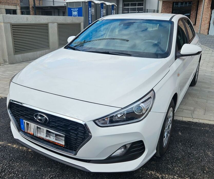 i30