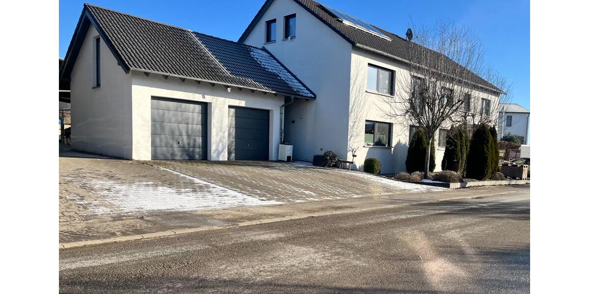 Großzügiges Einfamilienhaus mit Einliegerwohnung - provisionsfrei 7 zimmer