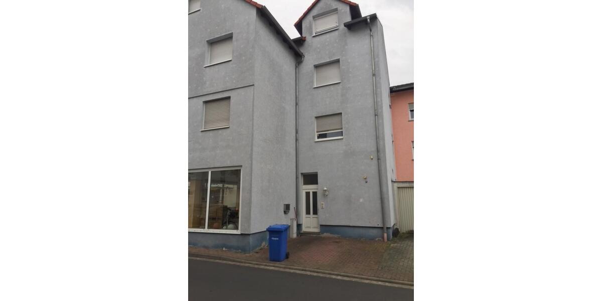 Mehrfamilienhaus mit Gewerbefläche im Zentrum von Freigericht 12 zimmer