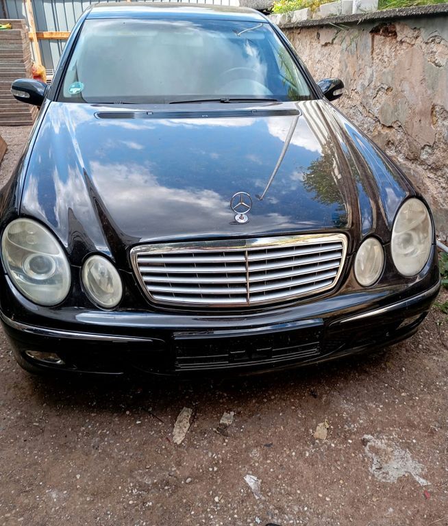 Mercedes-Benz E 320 187.000 km 3.700 € Eppenbrunn 66957