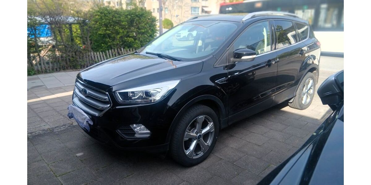 Ford Kuga 90.500 km 12.499 &euro; Unna 59423