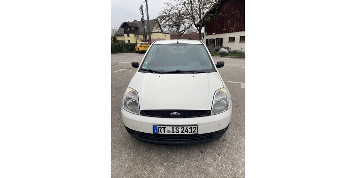 Ford Fiesta 90.000 km 2.400 &euro; Utting 86919