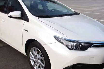 Toyota Auris 148.481 km 11.400 &euro; Petersberg 36100