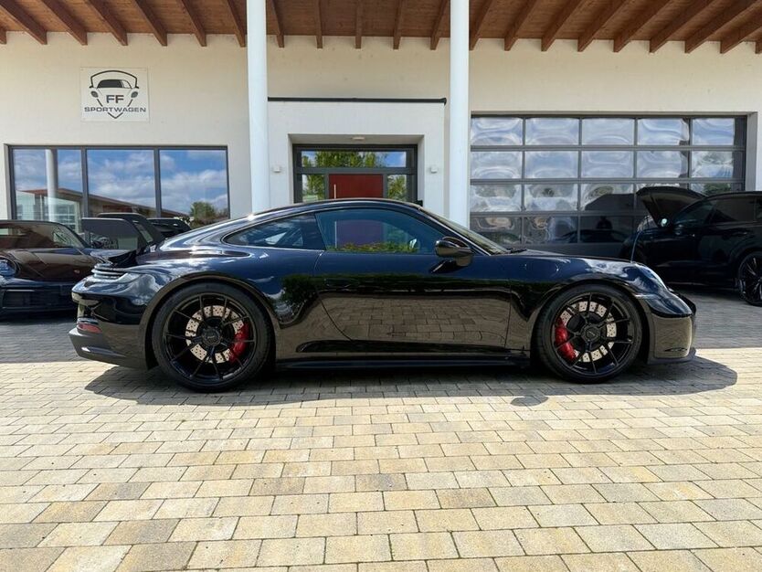 992